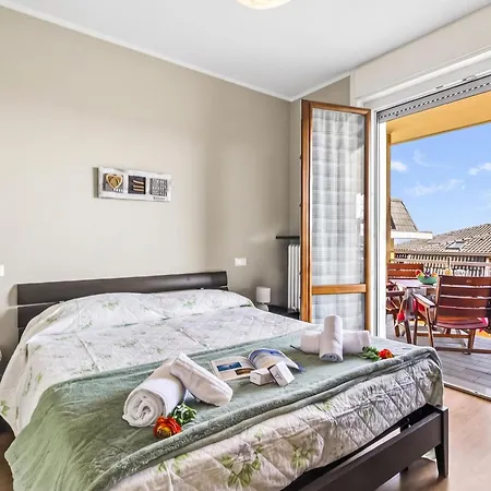 아파트 Casa Mirella Quiet 2br With View, Balcony And Ac - Happy *