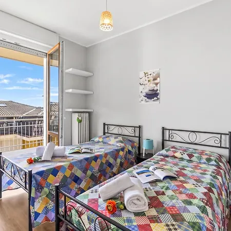 아파트 Casa Mirella Quiet 2br With View, Balcony And Ac - Happy *